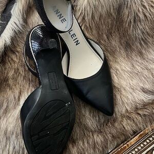 Anne Klein Black Pointed Toe Heels